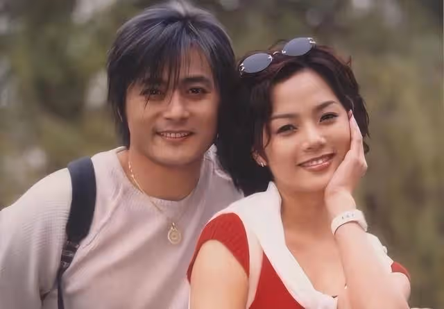 43歲蔡琳離異後獨自帶娃,她家裝修簡約精緻,生活簡單又悠閒
