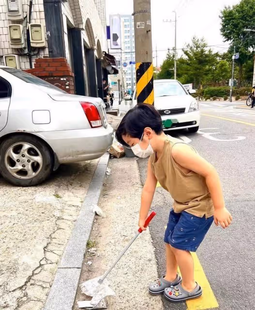 43歲蔡琳離異後獨自帶娃,她家裝修簡約精緻,生活簡單又悠閒