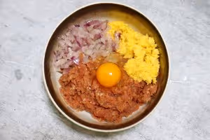 日式漢堡肉：鮮嫩流汁，肉香滿分！