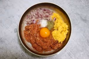 日式漢堡肉：鮮嫩流汁，肉香滿分！