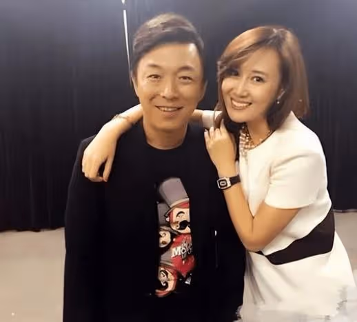 沙寶亮官宣與戴笑盈戀情 曬照表白