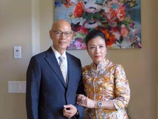 眾多老牌港星齊聚生日派對 汪明荃夫婦現身