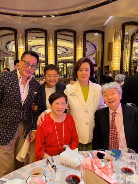 眾多老牌港星齊聚生日派對 汪明荃夫婦現身