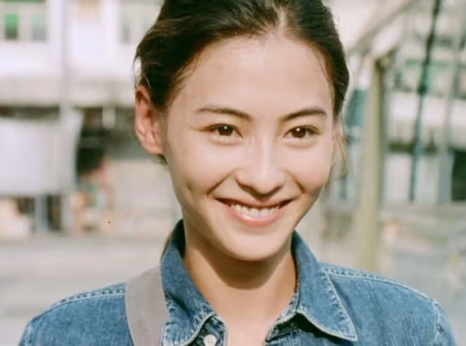 謝霆鋒長子15歲生日,張柏芝曬大量合影慶祝,兒子燙卷髮打扮時髦