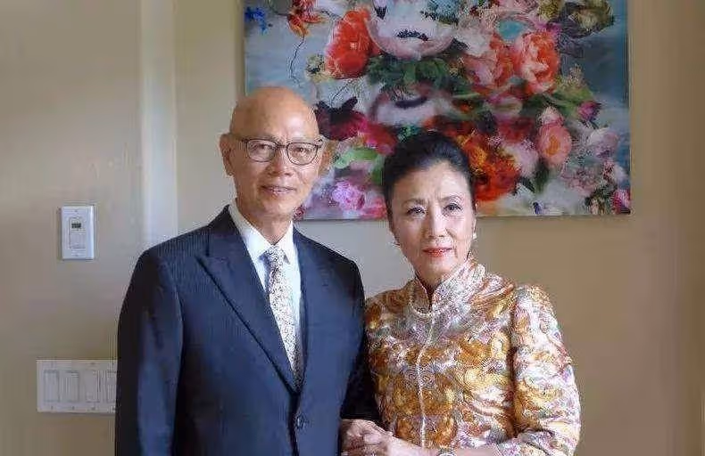 眾多老牌港星齊聚生日派對!汪明荃夫婦現身,71歲劉緯民仍顯凍齡