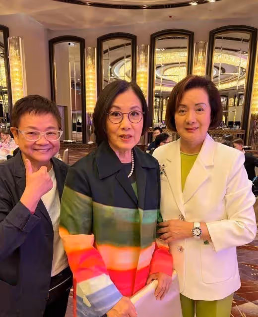 眾多老牌港星齊聚生日派對!汪明荃夫婦現身,71歲劉緯民仍顯凍齡