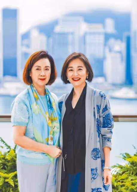 眾多老牌港星齊聚生日派對!汪明荃夫婦現身,71歲劉緯民仍顯凍齡
