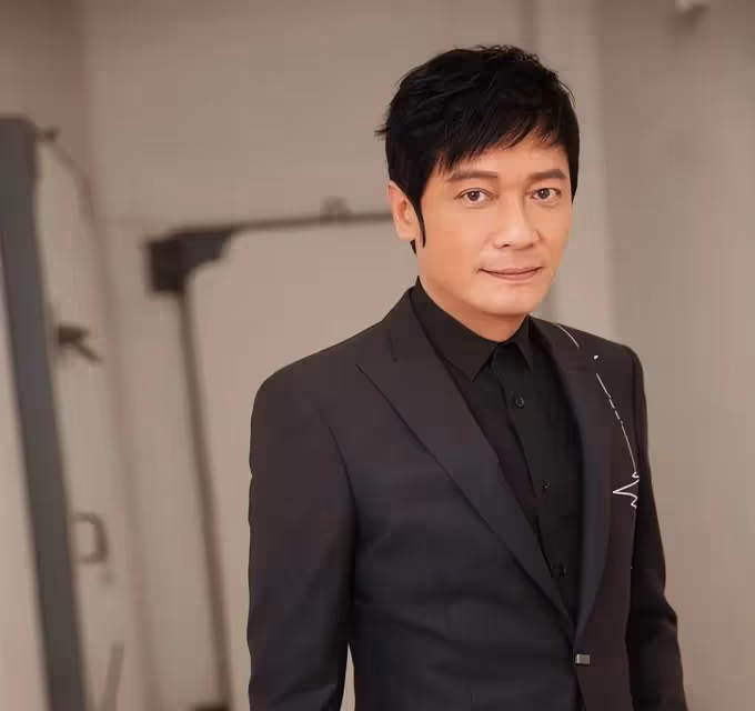 59歲羅嘉良:一段失敗的婚姻,二婚娶小12歲的蘇巖,婚姻狀況如何了?網友:看盡浮沉不枉此生