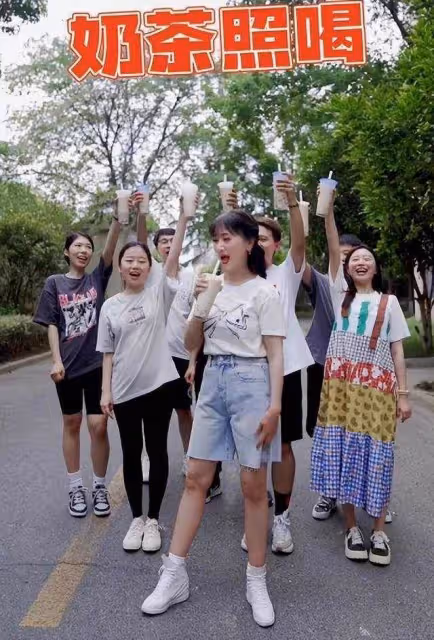 68歲女神趙雅芝曬近況!四肢纖細,上圍豐滿,三步上籃動作嫻熟,網友:歲月不敗美人
