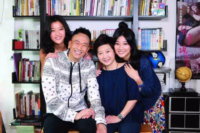 突發!67歲知名港星被曝確診,曾是TVB藝人導師,主持節目遭停播