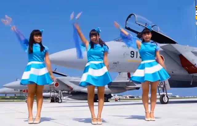 日本徵兵廣告,居然請來女優演出
