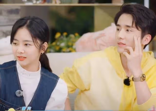 都說譚松韻張新成長得像，本來不信，看到童年照，P都不敢這麼P_cp_電視劇_因為