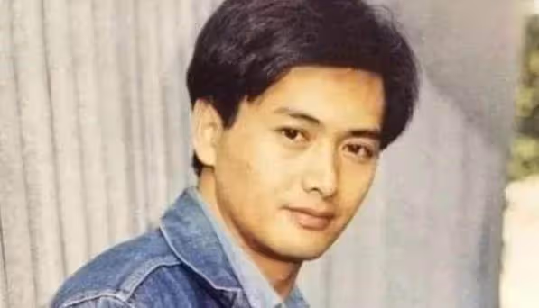 裸捐56億的周潤發,想搭車卻被司機拒絕,司機說的讓人無言以對!周潤發:沒有他提醒,連我也忘了基本的尊重。