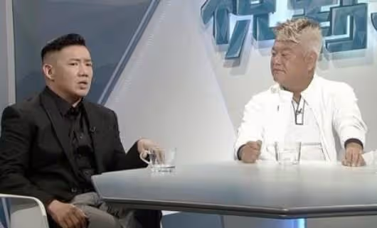 71歲陳百祥近況曝光,結婚43年無子,老婆黃杏秀是他一輩子貴人