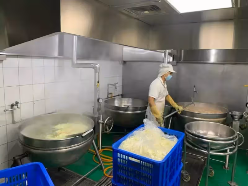 播報台走到收銀台!20多年主播「為伴兒轉行賣滷味」被笑傻卻不悔 揭新聞界幕後苦「更願天天扛菜進貨」5年大收穫
