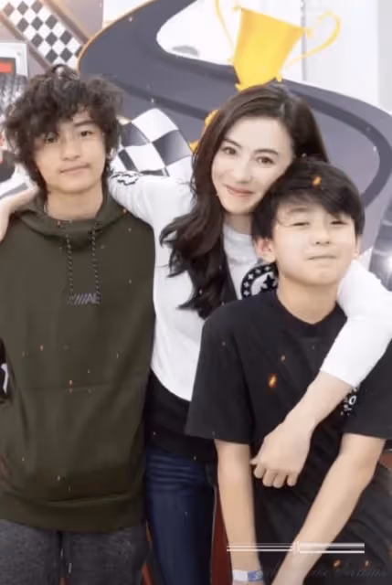謝霆鋒大兒子15歲生日,肺腑之言表白媽媽,拒絕要禮物惹哭張柏芝