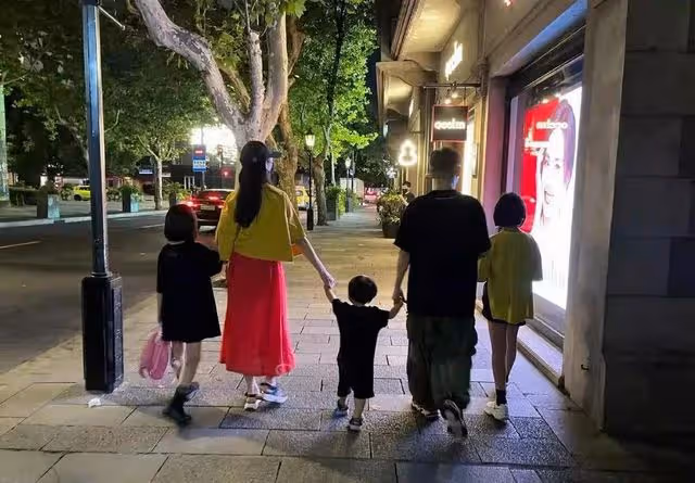 48歲蔡少芬逼老公公開示愛,自曝拍拖時張晉霸氣治好自己的分手病