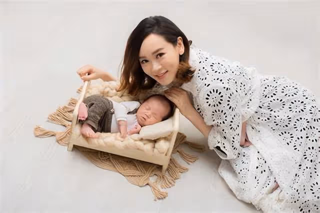 罕談婚姻生活!前知名港姐曝老公身份神秘原因,多次被指是虛擬人
