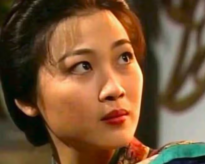 TVB女星蔣文端罕露面，穿旗袍身材出眾，53歲已成國家一級演員