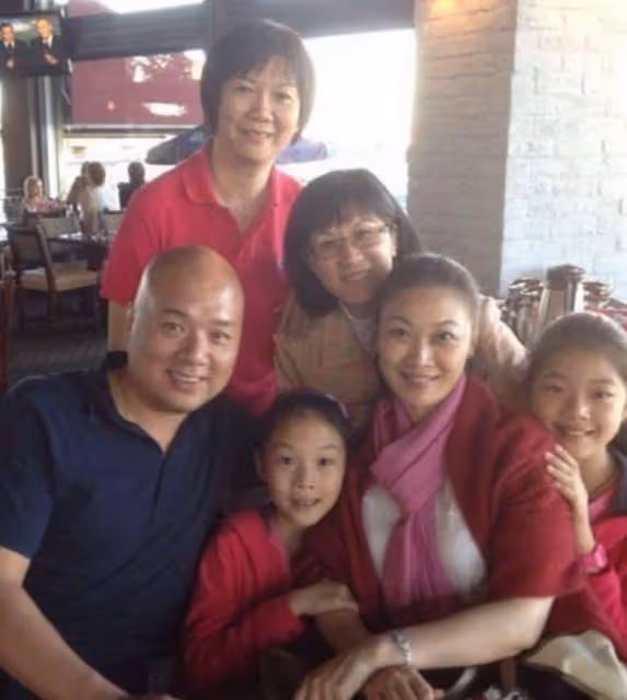 TVB女星蔣文端罕露面,穿旗袍身材出眾,53歲已成國家一級演員