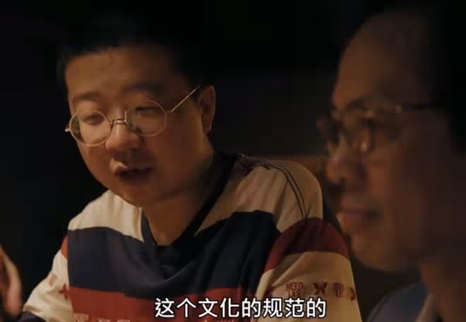 中國明星拒絕跪拜禮有多拼？有人趴地，有人半蹲，還有人直接站著