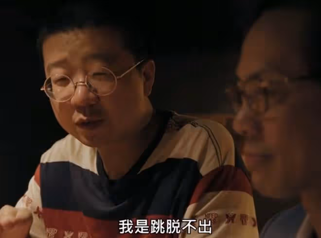中國明星拒絕跪拜禮有多拼？有人趴地，有人半蹲，還有人直接站著
