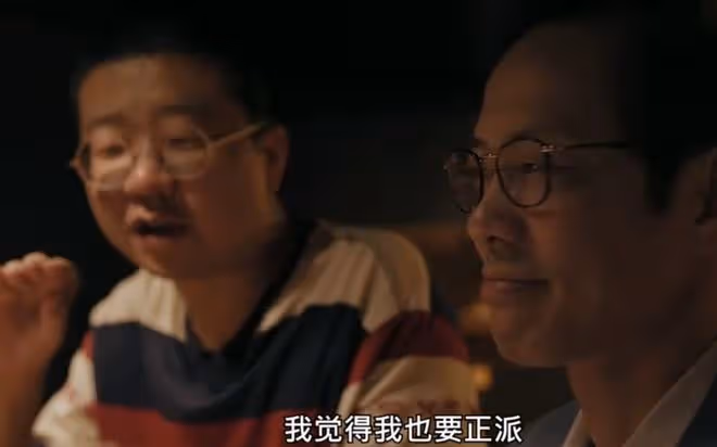 中國明星拒絕跪拜禮有多拼？有人趴地，有人半蹲，還有人直接站著