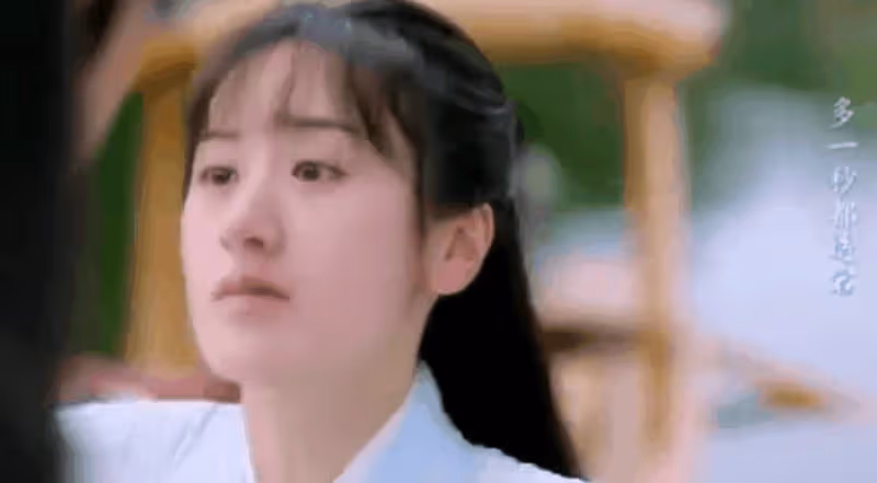 楊紫，徹底淪為唐嫣2.0