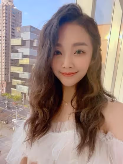 賴慧如從小爸爸過世!淚曝「爺爺嫌她命硬剋父」丟孤兒院長大,感恩「阿嬤艱苦拉拔」她淚:努力賺錢孝順您