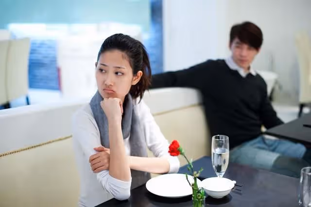 「兒媳,你暫時跟我兒子取消AA制,我病了,回來照顧我」,我:滾