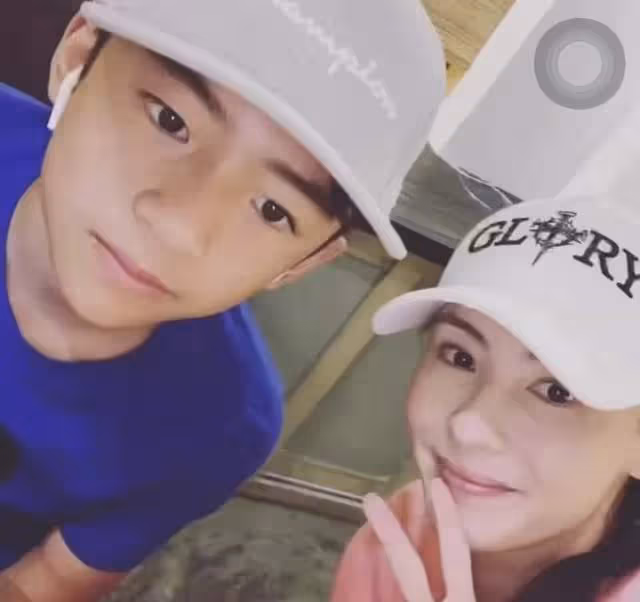 張柏芝15歲大兒子近照曝光!撞臉王寶強何潤東等,被指不像謝霆鋒