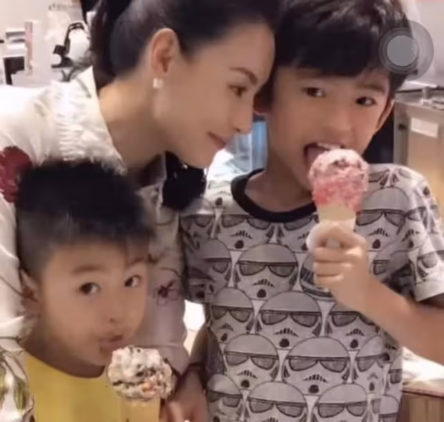 張柏芝15歲大兒子近照曝光!撞臉王寶強何潤東等,被指不像謝霆鋒