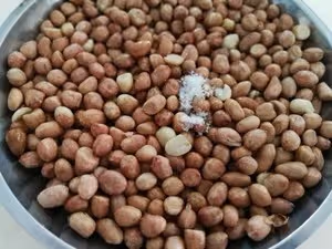 空氣炸鍋：超簡單的炸花生米