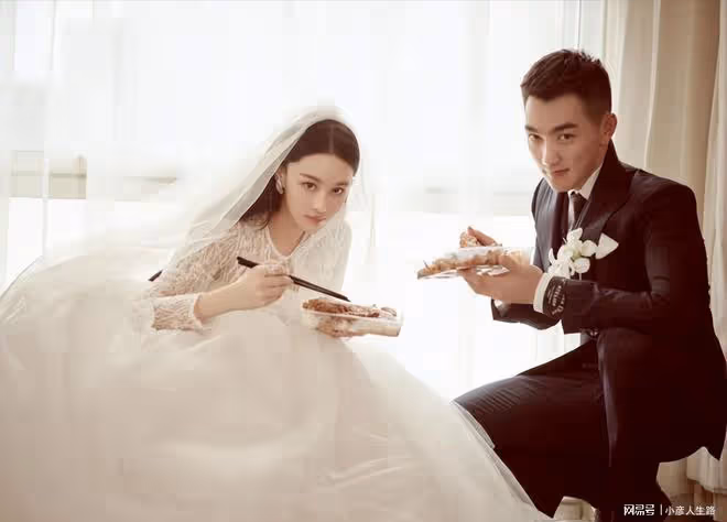 張馨予與老公慶祝結婚4周年，夫妻十指緊扣上演「心心相印」甜齁