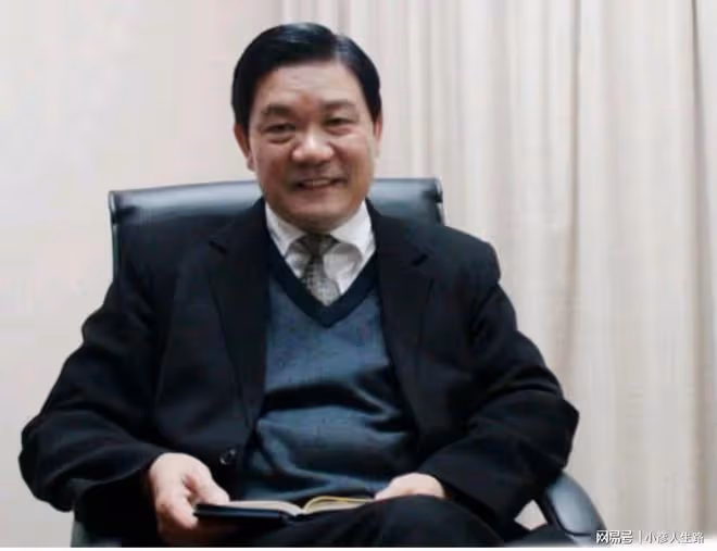 竹聯幫戰堂創始人之一,白鳥呂代豪,後期專攻學術