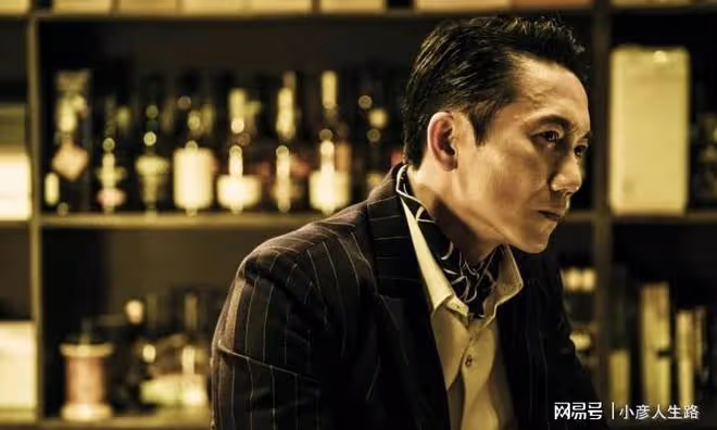 竹聯幫戰堂創始人之一,白鳥呂代豪,後期專攻學術