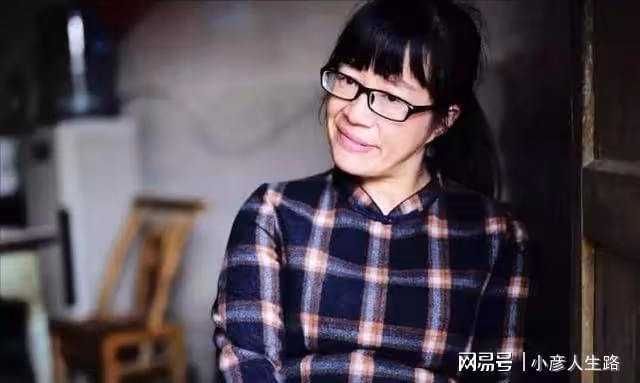 余秀華成名後花錢離婚,二婚被楊儲策打?魷魚才子求愛引爭議