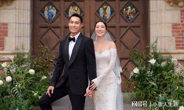 楊祐寧補辦婚禮,左手牽媳婦右手抱1歲小女兒,婚宴現場眾星雲集