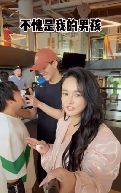 鄒市明與兒子對打毫不手軟!軒軒被打到鼻血直流,冉瑩穎滿臉心疼