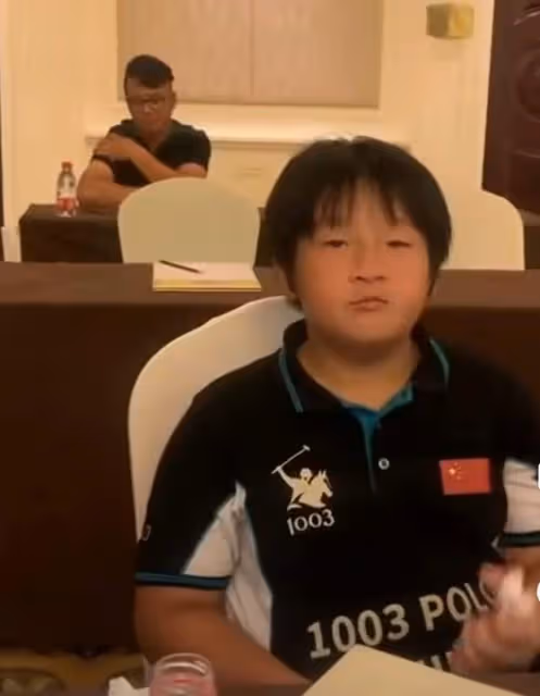 鄒市明與兒子對打毫不手軟!軒軒被打到鼻血直流,冉瑩穎滿臉心疼