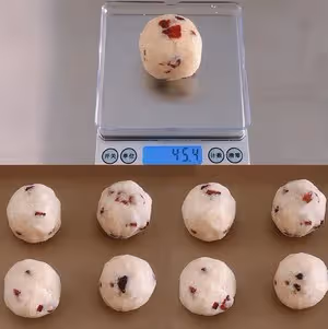 黑糖椰蓉蔓越莓月餅（椰香濃郁）