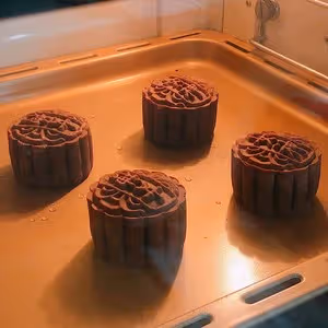 黑糖椰蓉蔓越莓月餅（椰香濃郁）