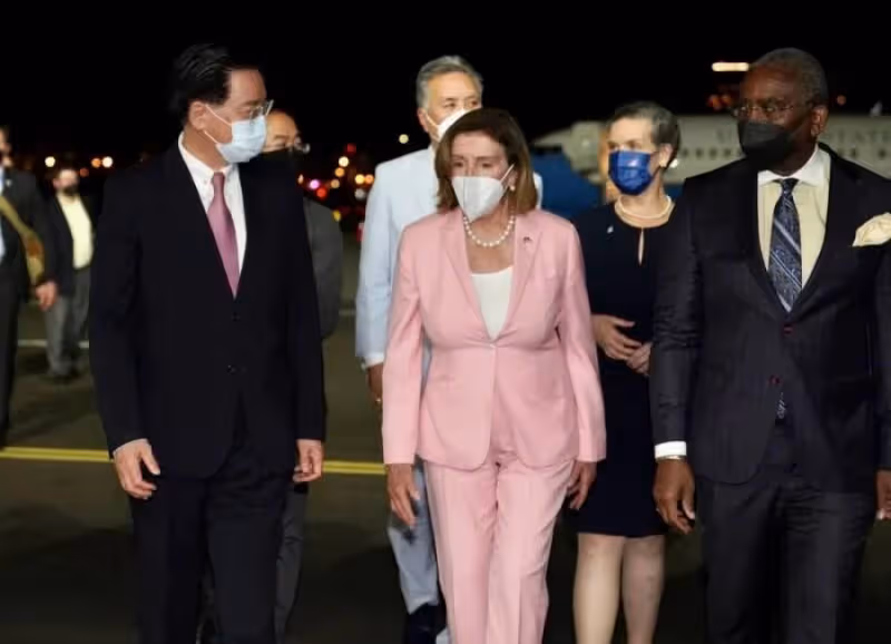 【佩洛西訪台】黃安喊3次不嫁蔡英文 認輸「曬合成婚紗照」