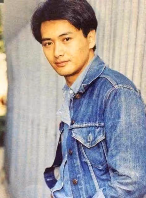 「最美小龍女」陳玉蓮近況曝光,「純素顏」依舊氣質優雅,62歲單身一人,網友:難怪讓周潤發著迷