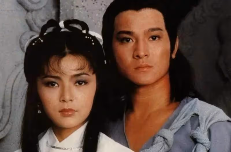 「最美小龍女」陳玉蓮近況曝光，「純素顏」依舊氣質優雅，62歲單身一人，網友：難怪讓周潤發著迷