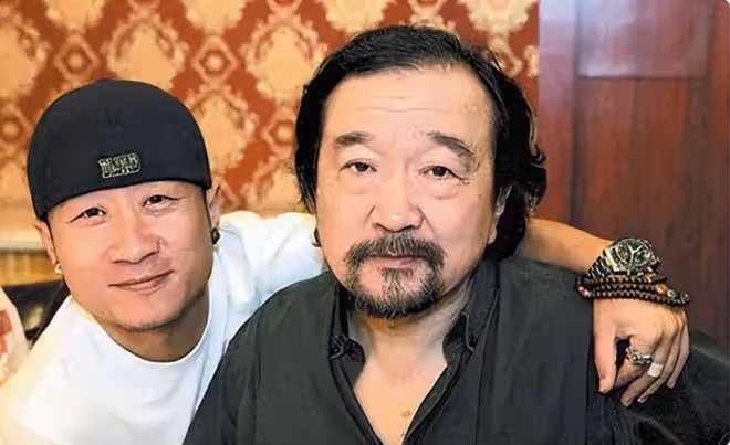 李嘉明回應李保田兒子傳聞,笑稱若是父子將坐享其成,言論引爭議