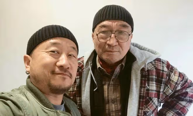 李嘉明回應李保田兒子傳聞,笑稱若是父子將坐享其成,言論引爭議