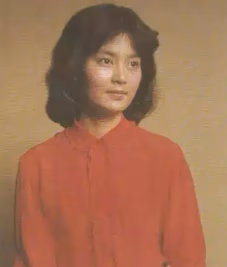 10歲喪父25歲成名 與名導離婚後獨身30年無兒女