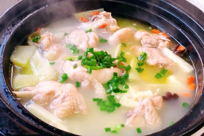 蘿蔔燉雞湯