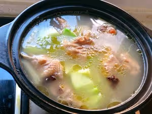 蘿蔔燉雞湯
